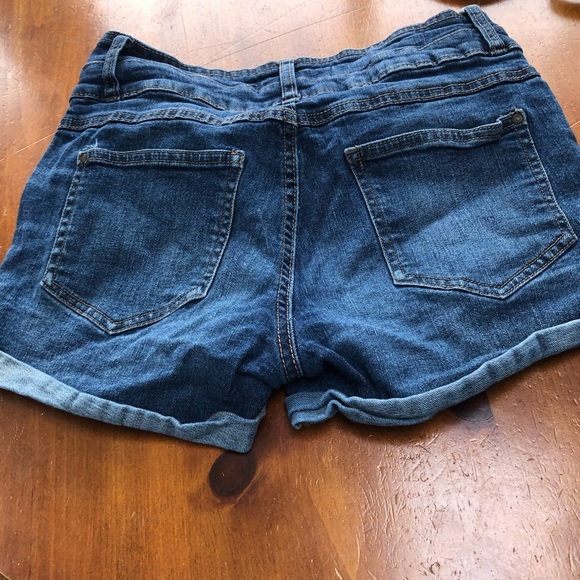 Ardene Blue Jean Shorts with Rolled Hem, size 5 zipper with three buttons - Picture 6 of 9